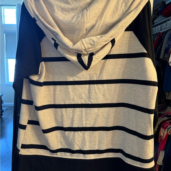 Maurices- Quarter Zip Hoodie- Womens- Size Large - Picture 3 of 5